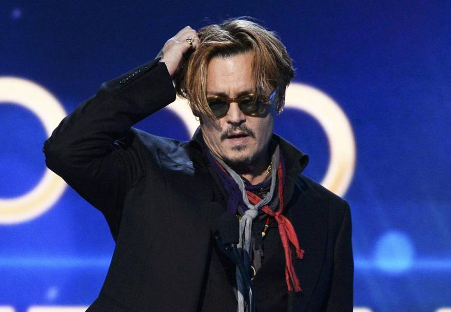 Johnny Depp, visibilmente poco padrone di s